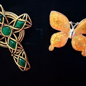 Elegant Gold and Green Brooch Set